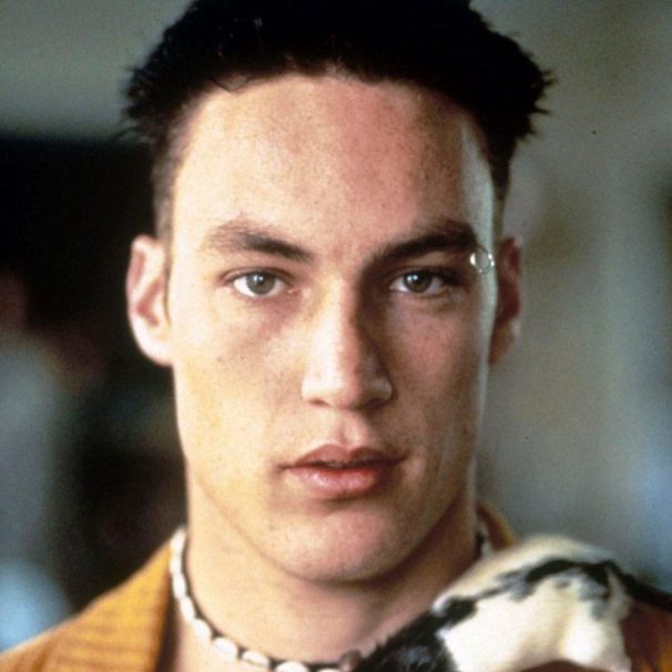 Callan Mulvey dans le rôle de Drazic dans Hartley cœurs à vif au milieu des années 90